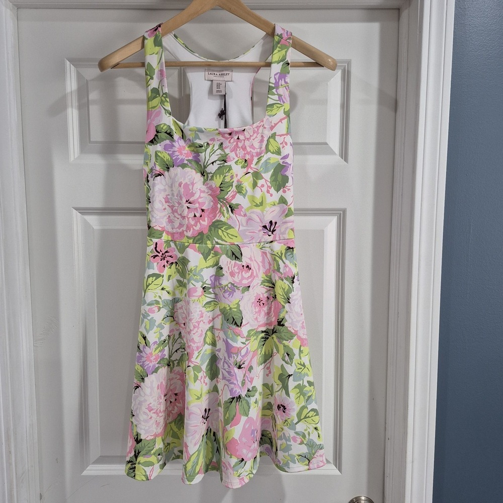 Laura Ashley Dress Womens Medium White Floral Tennis Golf Pickleball Stretch